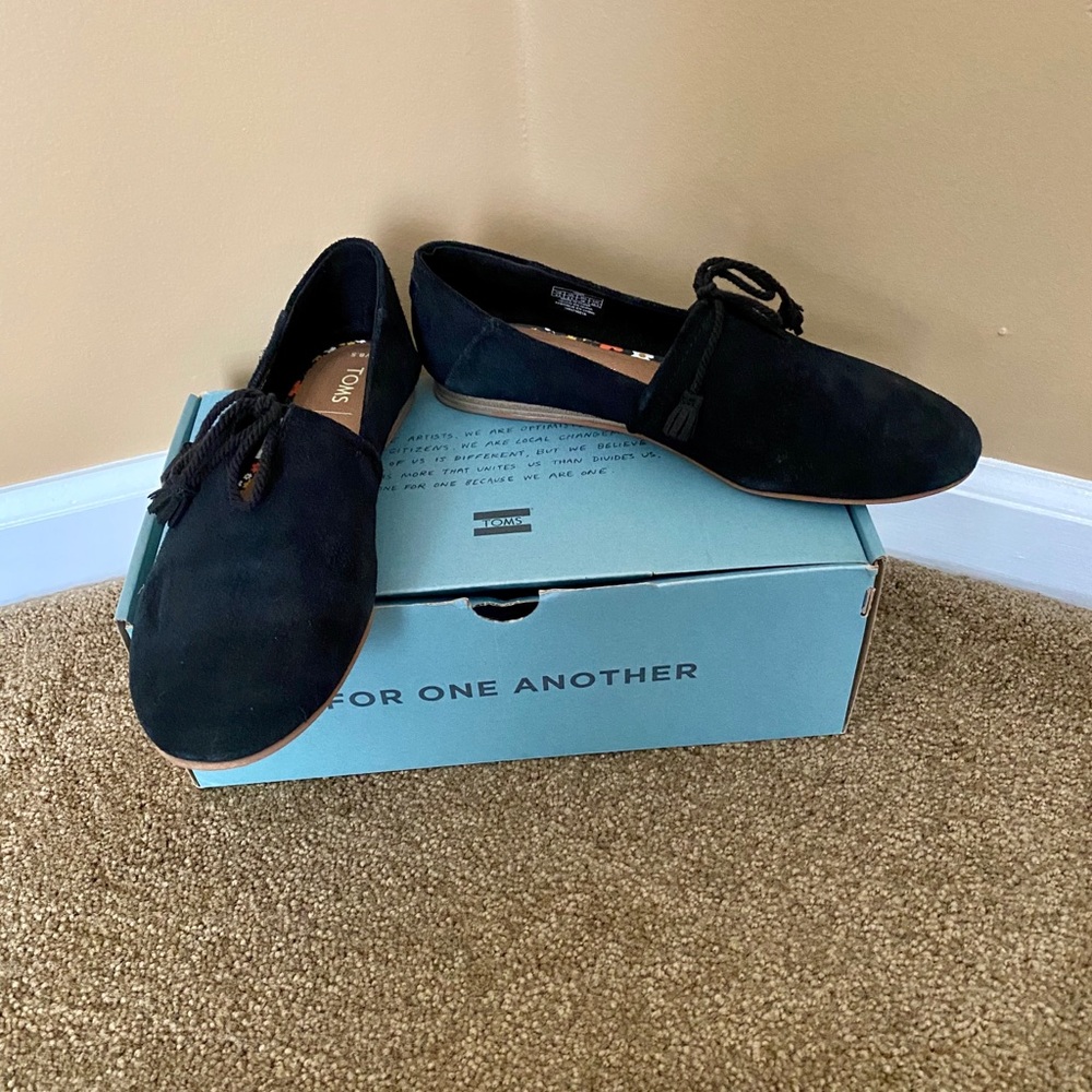 Shoes - Picture 2 of 16